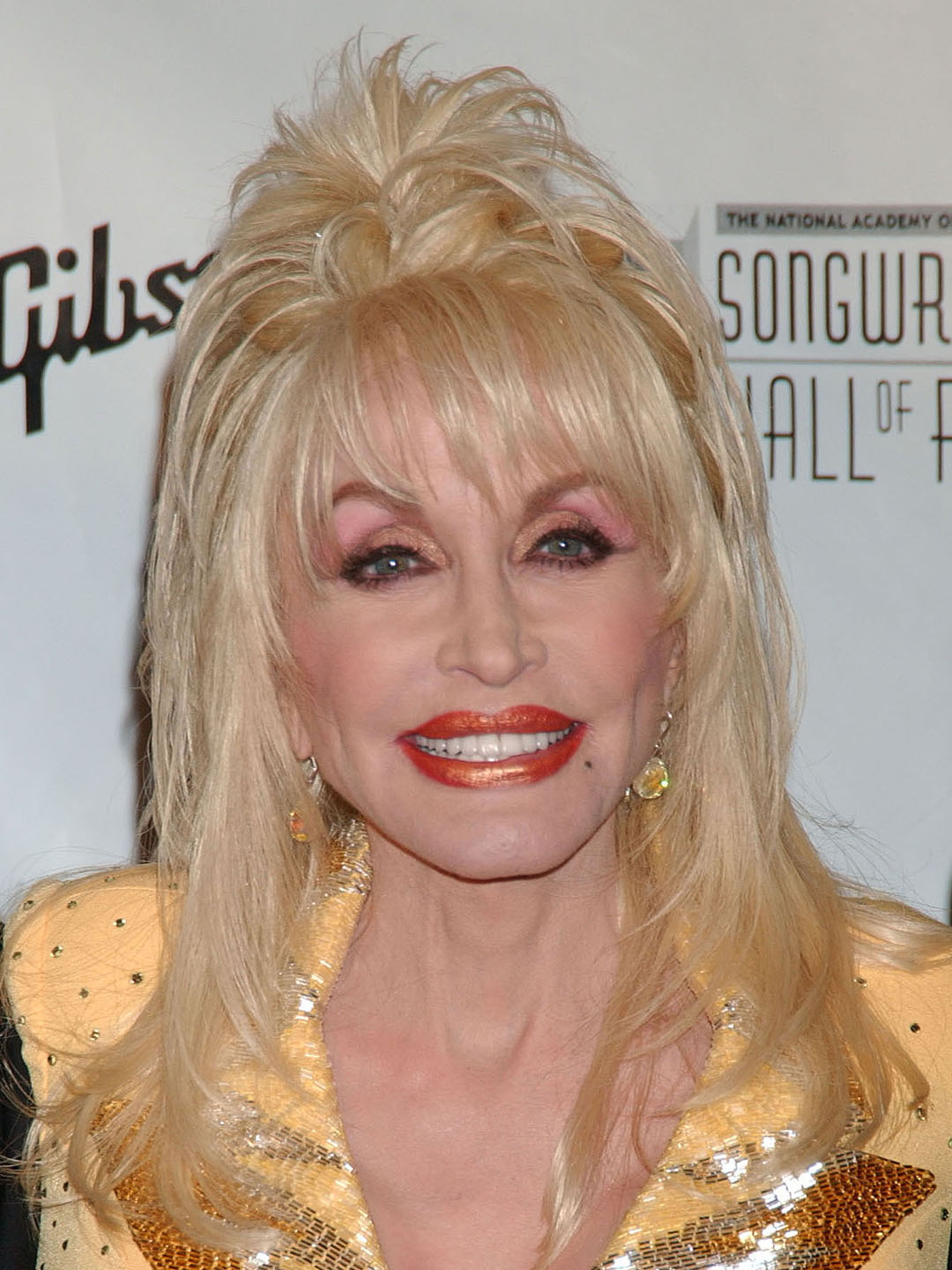 Dolly Parton says her husband is not a big fan of her music – Next Radio